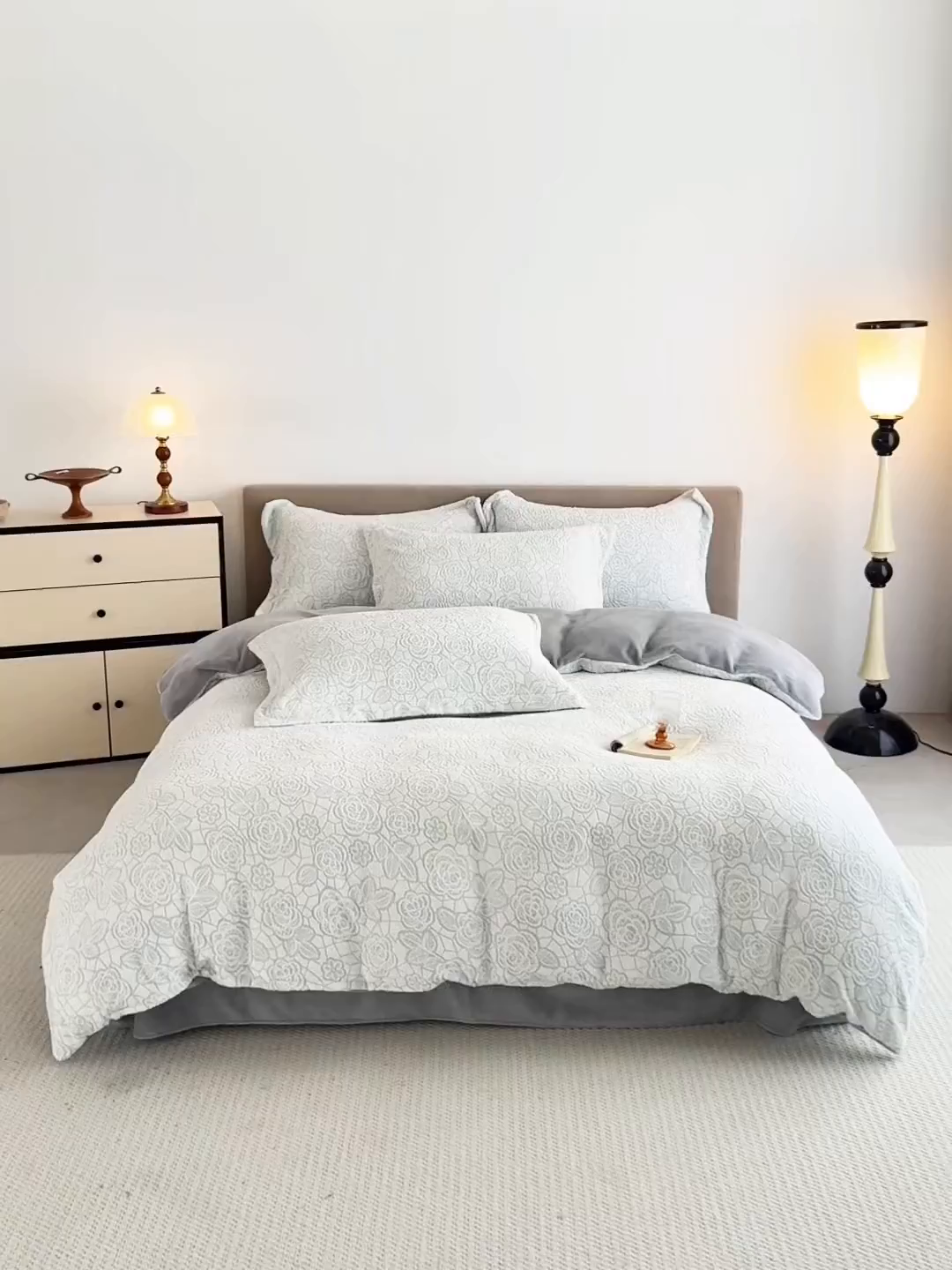 91家纺网 家纺一手货源 找家纺 锦罗绣 2025新款全消光烂花230克牛奶绒单被套 玫瑰香