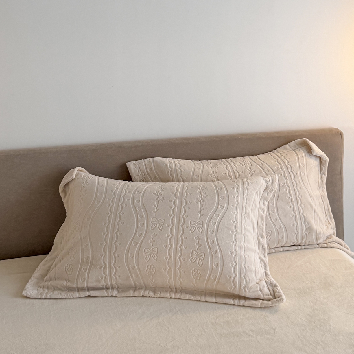 91家纺网 家纺一手货源 找家纺 锦罗绣 2025新款全消光烂花230克牛奶绒单被套 梦幻花园