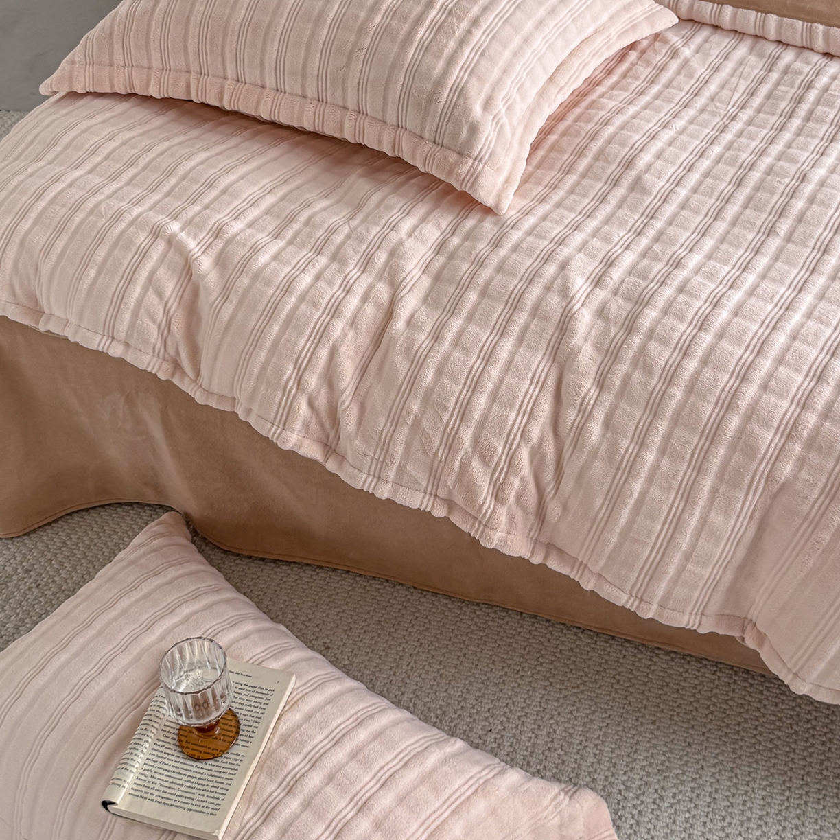 91家纺网 家纺一手货源 找家纺 锦罗绣 2025新款全消光烂花230克牛奶绒单被套 向阳而生