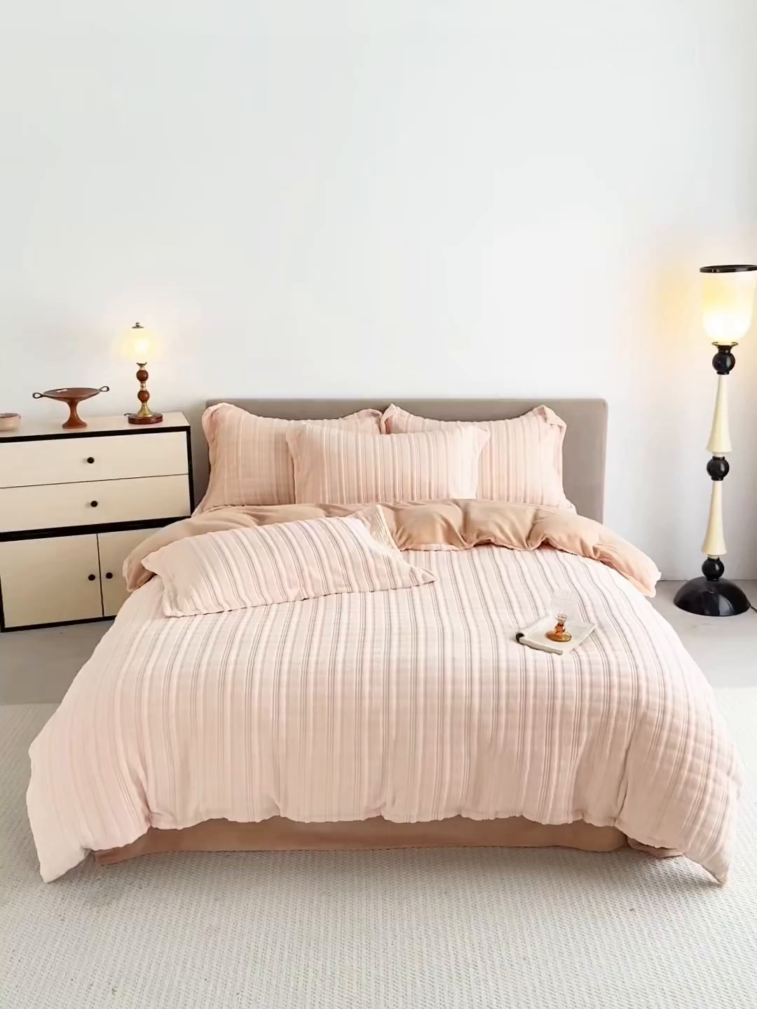 91家纺网 家纺一手货源 找家纺 锦罗绣 2025新款全消光烂花230克牛奶绒单被套 向阳而生