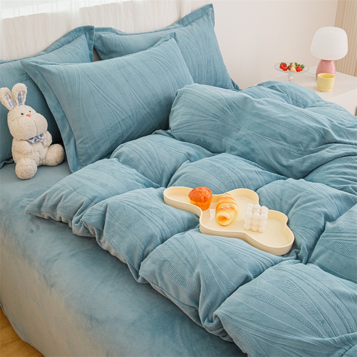 91家纺网 家纺一手货源 找家纺 锦罗绣 2025新款全消光烂花230克牛奶绒单被套 几何-蓝