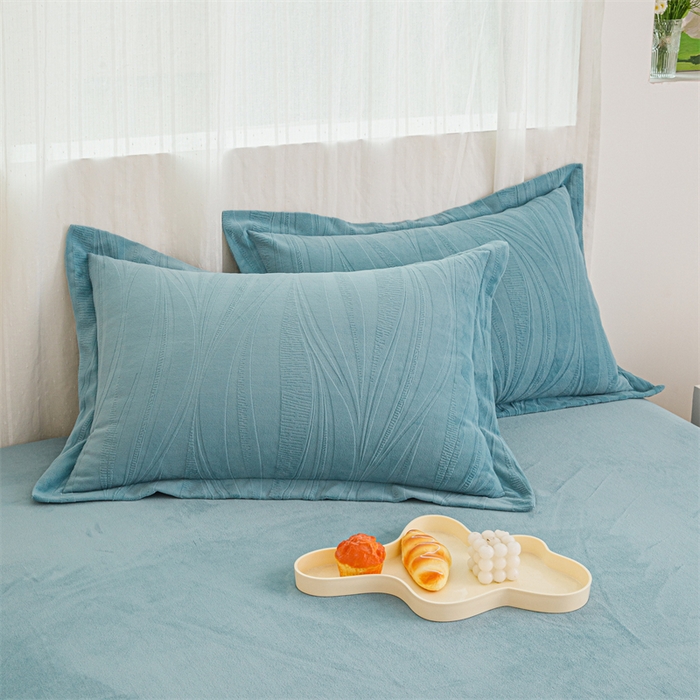 91家纺网 家纺一手货源 找家纺 锦罗绣 2025新款全消光烂花230克牛奶绒单被套 几何-蓝