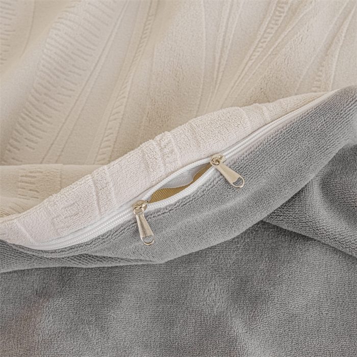 91家纺网 家纺一手货源 找家纺 锦罗绣 2025新款全消光烂花230克牛奶绒单被套 几何-奶白