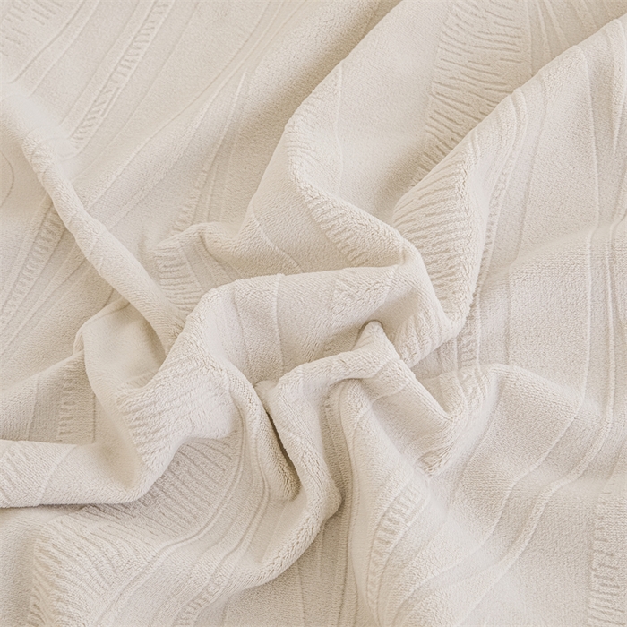 91家纺网 家纺一手货源 找家纺 锦罗绣 2025新款全消光烂花230克牛奶绒单被套 几何-奶白