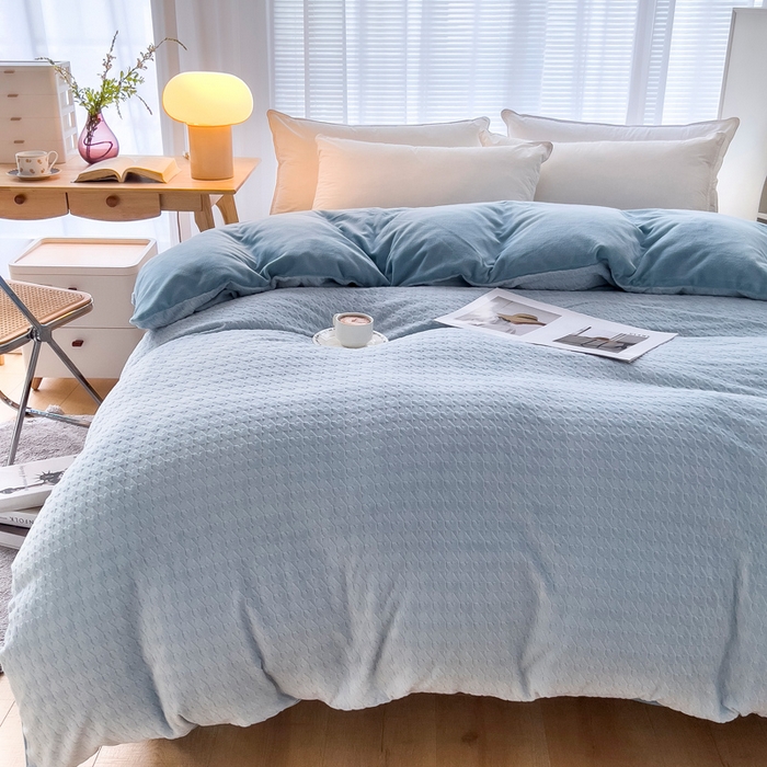 91家纺网 家纺一手货源 找家纺 锦罗绣 2025新款全消光烂花230克牛奶绒单被套 千鸟格-水蓝