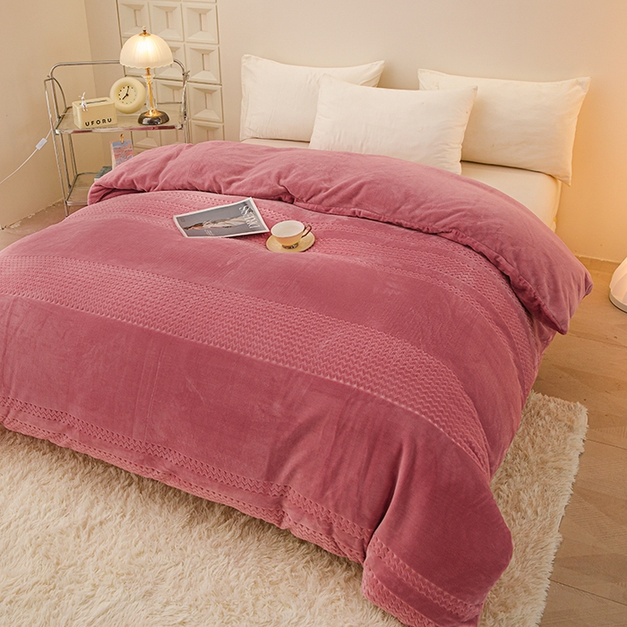 91家纺网 家纺一手货源 找家纺 锦罗绣 2025新款全消光烂花230克牛奶绒单被套 提花-豆沙