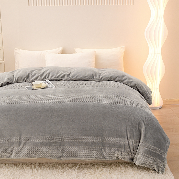 91家纺网 家纺一手货源 找家纺 锦罗绣 2025新款全消光烂花230克牛奶绒单被套 提花-灰