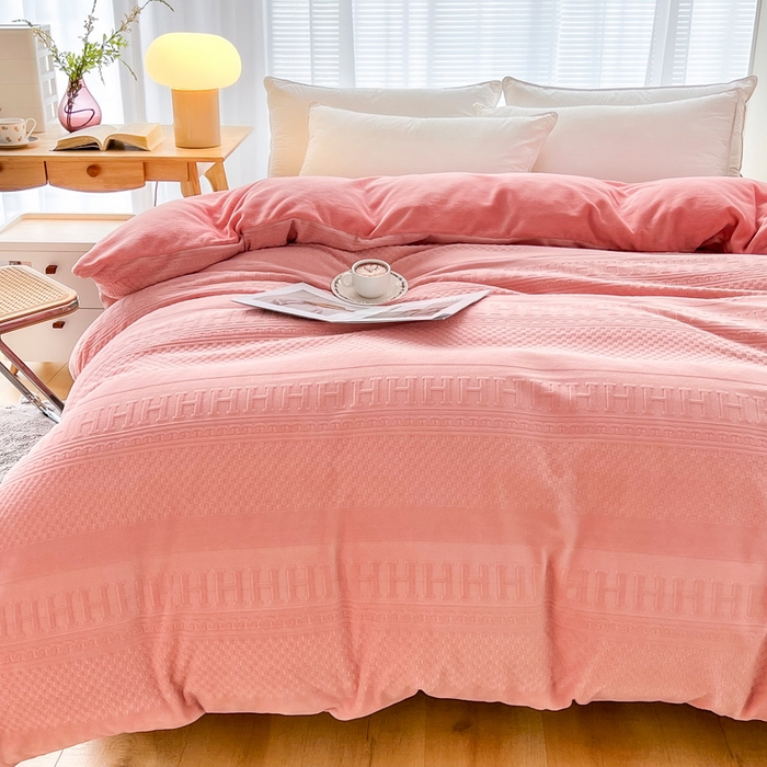 91家纺网 家纺一手货源 找家纺 锦罗绣 2025新款全消光烂花230克牛奶绒单被套 H-玉