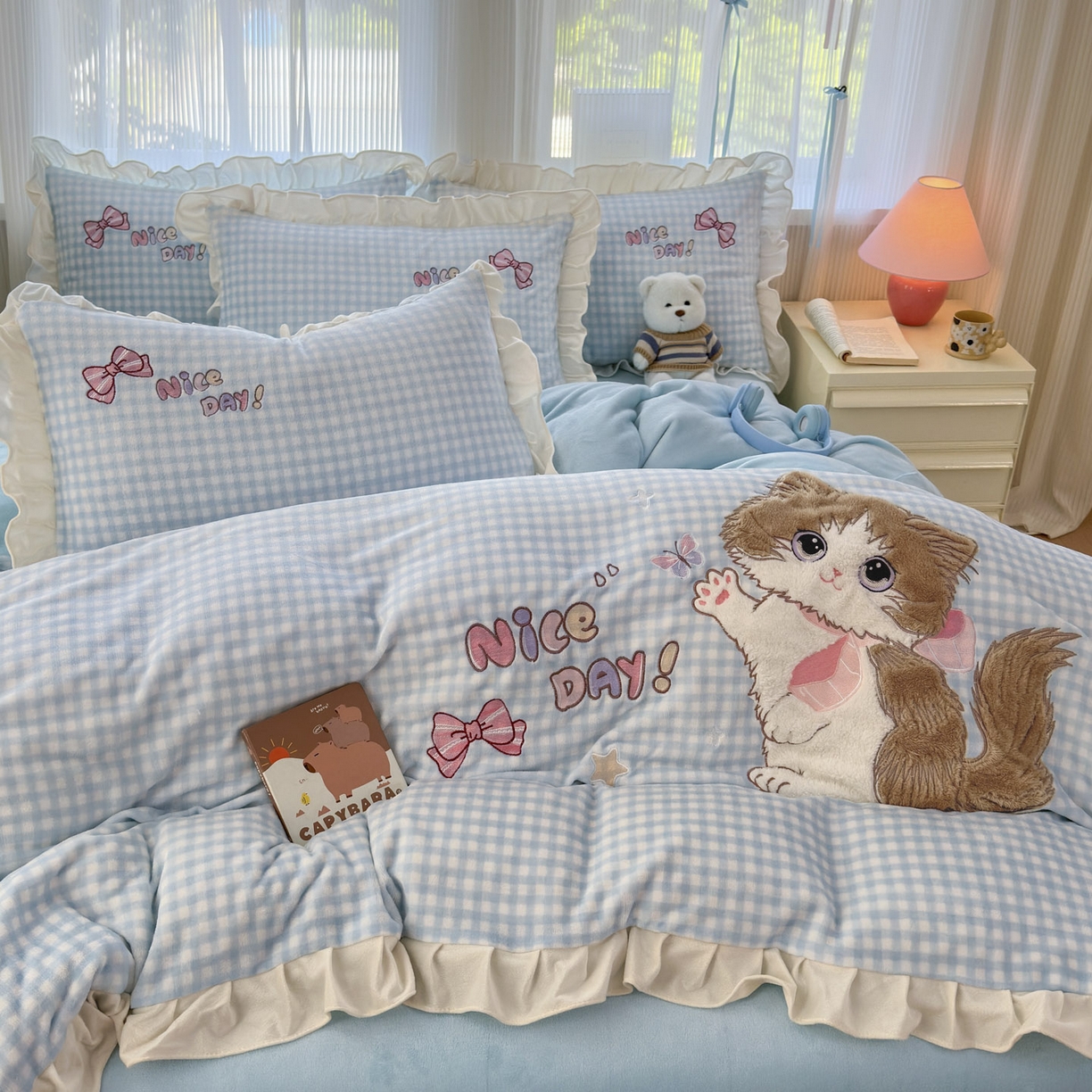 91家纺网 家纺一手货源 找家纺 （总）易禾 2025新款韩版牛奶绒卡通兔毛贴布刺绣床单款床笠款四件套三件套小奶猫系列（专版）