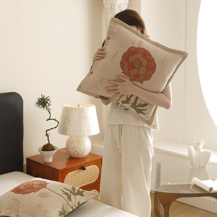 91家纺网 家纺一手货源 找家纺 爱港家纺 2025新款全棉纯棉纱布抱枕 靠枕 可拆洗 腰枕 客厅卧室汽车纯棉方枕套 羞花