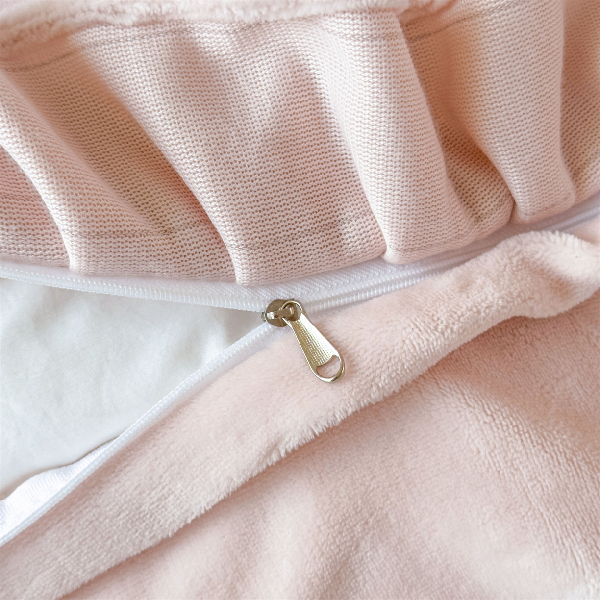 91家纺网 家纺一手货源 找家纺 （总）恒爱家纺 2025新款牛奶绒立体剪花床盖四件套-心魅