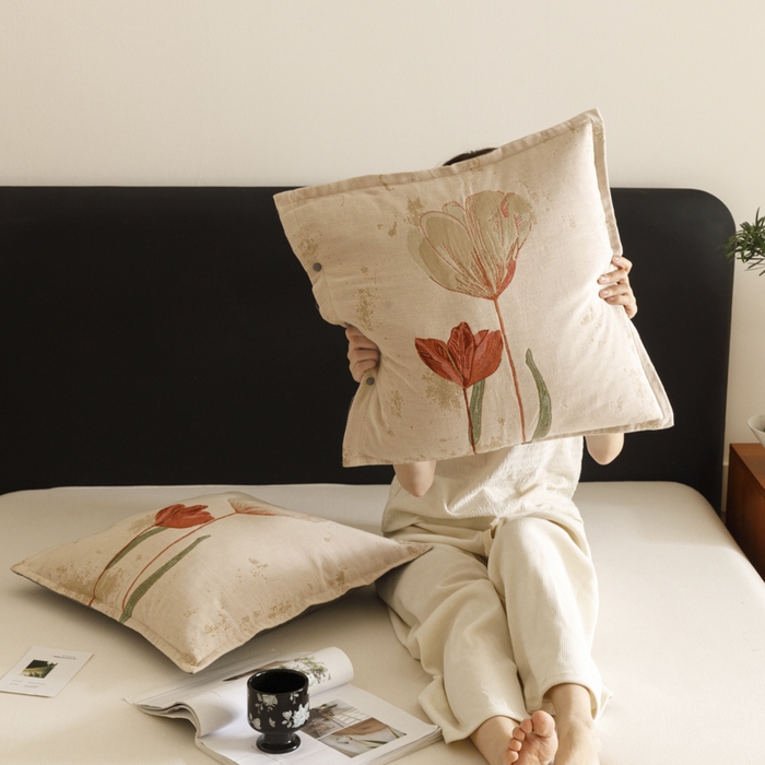 91家纺网 家纺一手货源 找家纺 爱港家纺 2025新款全棉纯棉纱布抱枕 靠枕 可拆洗 腰枕 客厅卧室汽车纯棉方枕套 闭月