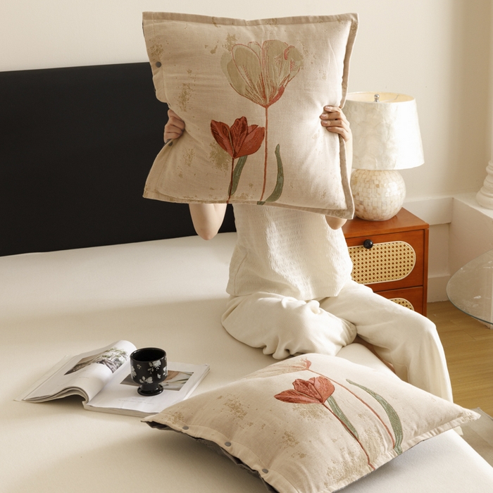 91家纺网 家纺一手货源 找家纺 爱港家纺 2025新款全棉纯棉纱布抱枕 靠枕 可拆洗 腰枕 客厅卧室汽车纯棉方枕套 闭月