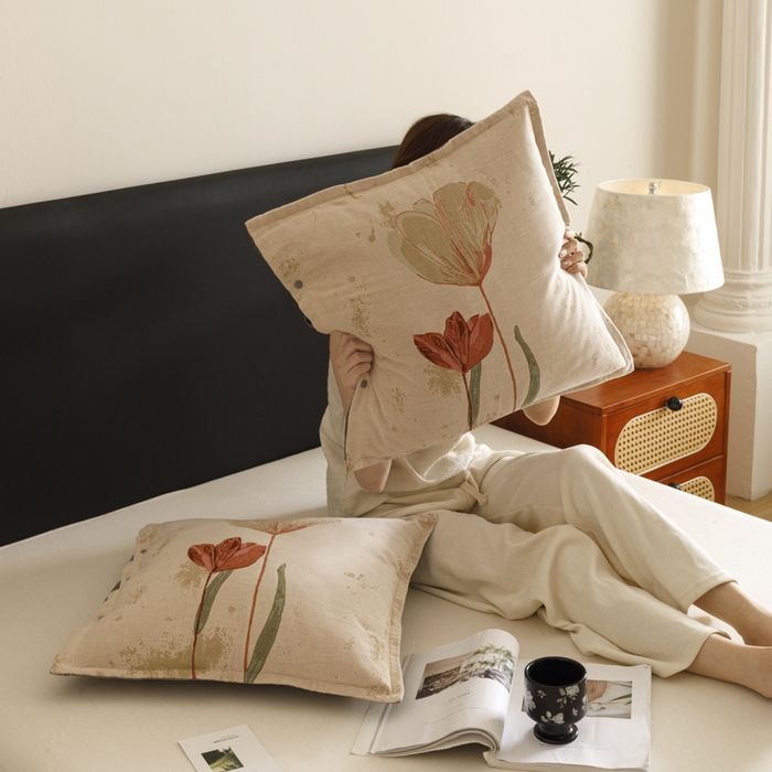 91家纺网 家纺一手货源 找家纺 爱港家纺 2025新款全棉纯棉纱布抱枕 靠枕 可拆洗 腰枕 客厅卧室汽车纯棉方枕套 闭月