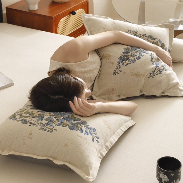 91家纺网 家纺一手货源 找家纺 爱港家纺 2025新款全棉纯棉纱布抱枕 靠枕 可拆洗 腰枕 客厅卧室汽车纯棉方枕套 落雁