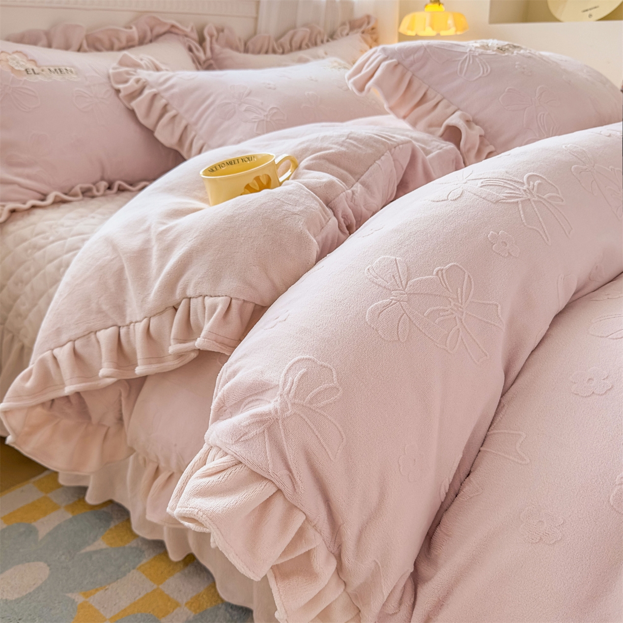 91家纺网 家纺一手货源 找家纺 （总）恒爱家纺 2025新款牛奶绒立体剪花床盖四件套-心魅