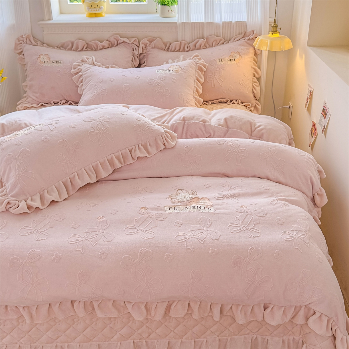 91家纺网 家纺一手货源 找家纺 （总）恒爱家纺 2025新款牛奶绒立体剪花床盖四件套-心魅