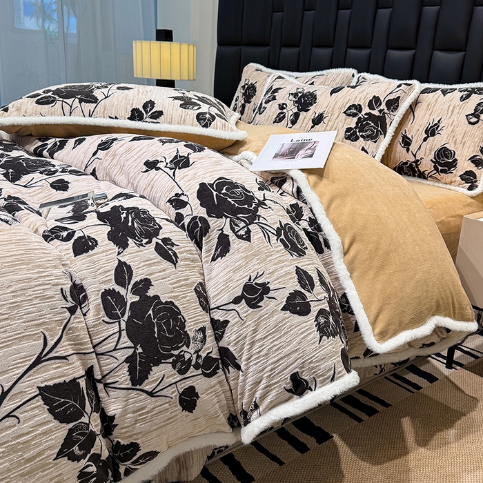 91家纺网 家纺一手货源 找家纺 云玲时尚 2025新款牛奶绒立体雕花兔毛绒包边四件套 古韵花香