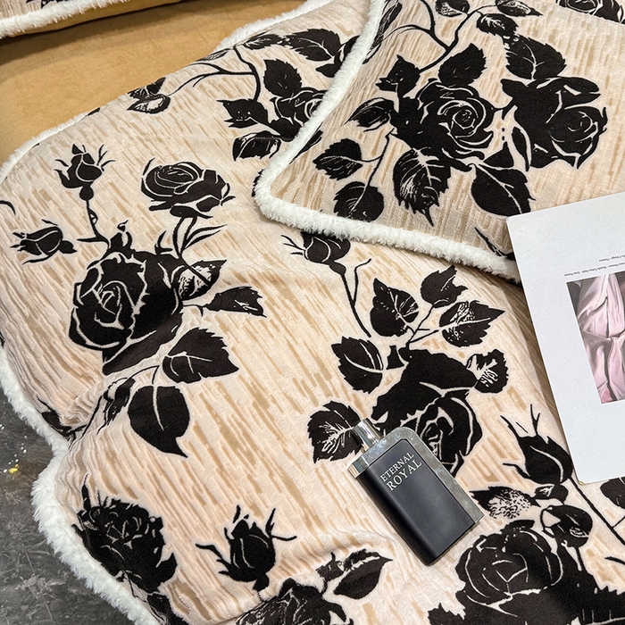 91家纺网 家纺一手货源 找家纺 云玲时尚 2025新款牛奶绒立体雕花兔毛绒包边四件套 古韵花香