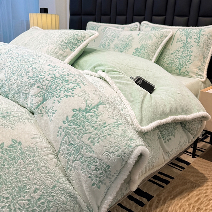 91家纺网 家纺一手货源 找家纺 云玲时尚 2025新款牛奶绒立体雕花兔毛绒包边四件套 国色天香