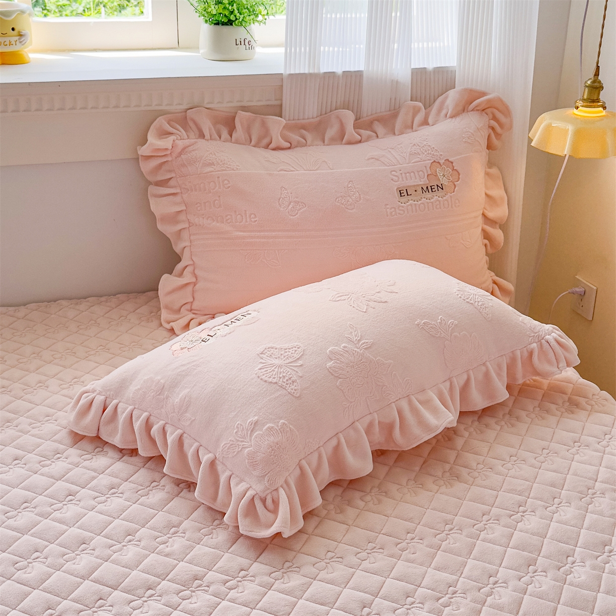 91家纺网 家纺一手货源 找家纺 恒爱家纺 2025新款牛奶绒立体剪花床盖四件套-心魅 心魅-美人玉