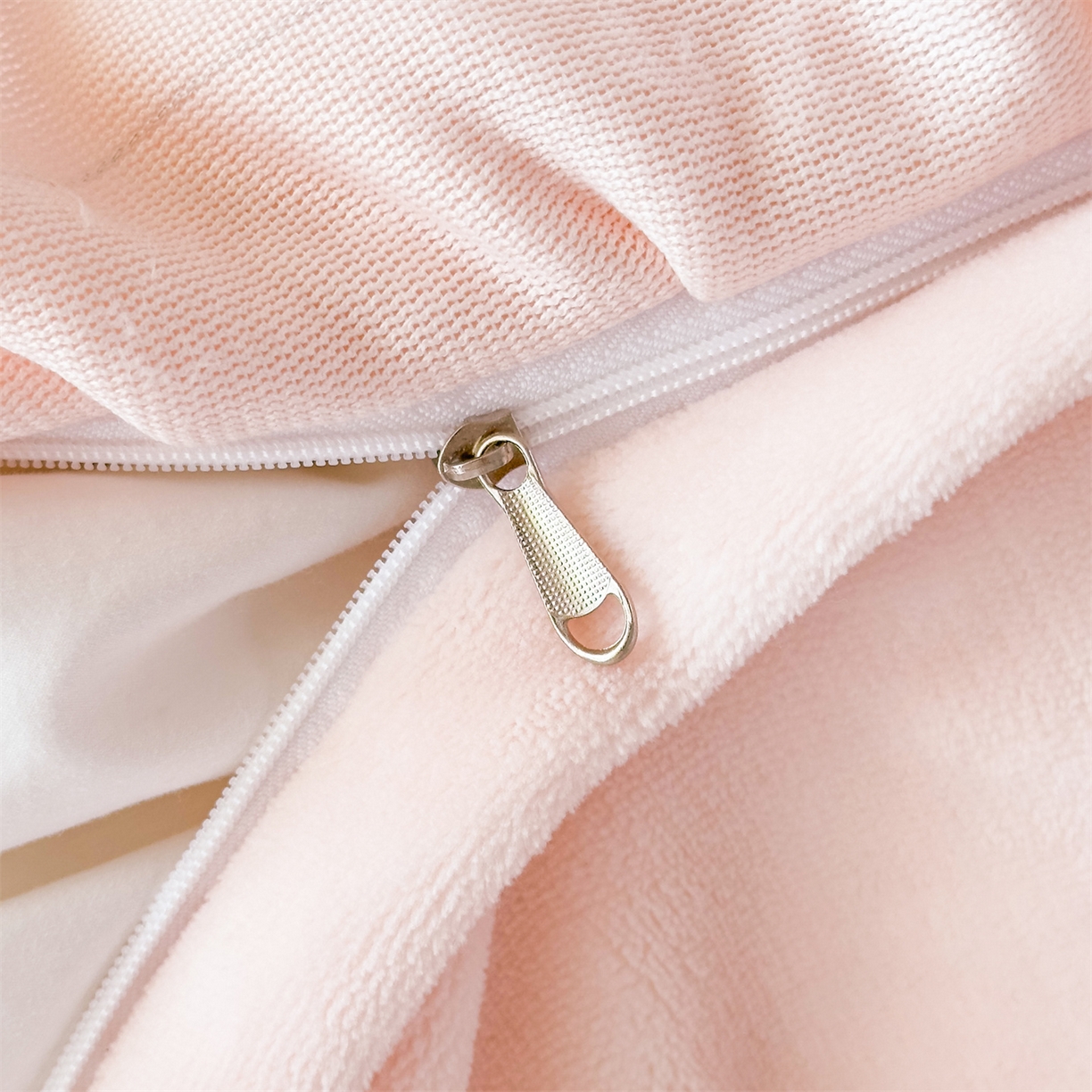 91家纺网 家纺一手货源 找家纺 恒爱家纺 2025新款牛奶绒立体剪花床盖四件套-心魅 心魅-美人玉