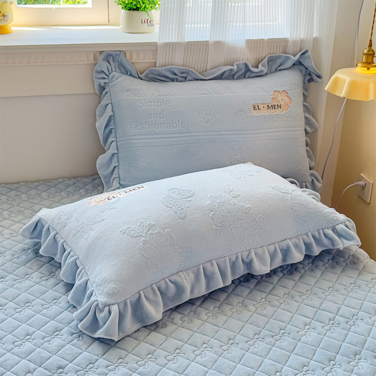 91家纺网 家纺一手货源 找家纺 恒爱家纺 2025新款牛奶绒立体剪花床盖四件套-心魅 心魅-天空蓝