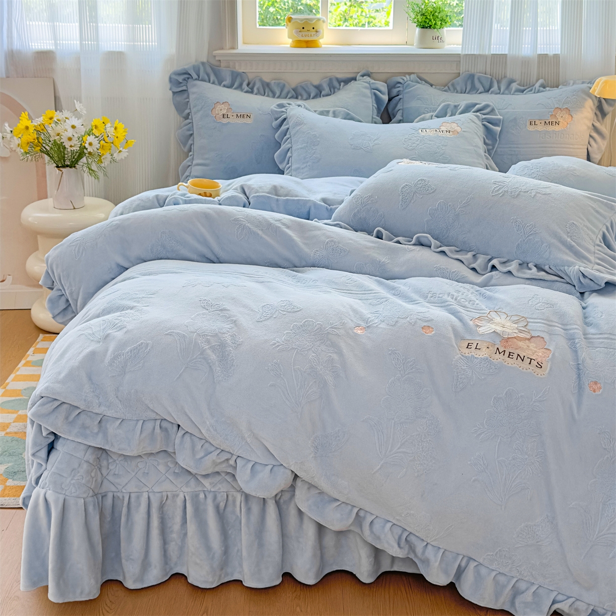 91家纺网 家纺一手货源 找家纺 恒爱家纺 2025新款牛奶绒立体剪花床盖四件套-心魅 心魅-天空蓝