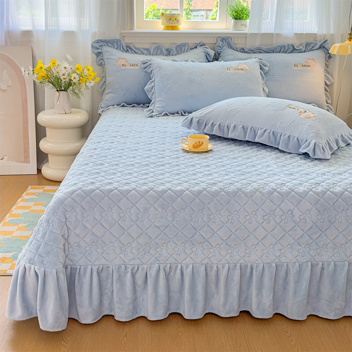 91家纺网 家纺一手货源 找家纺 恒爱家纺 2025新款牛奶绒立体剪花床盖四件套-心魅 心魅-天空蓝