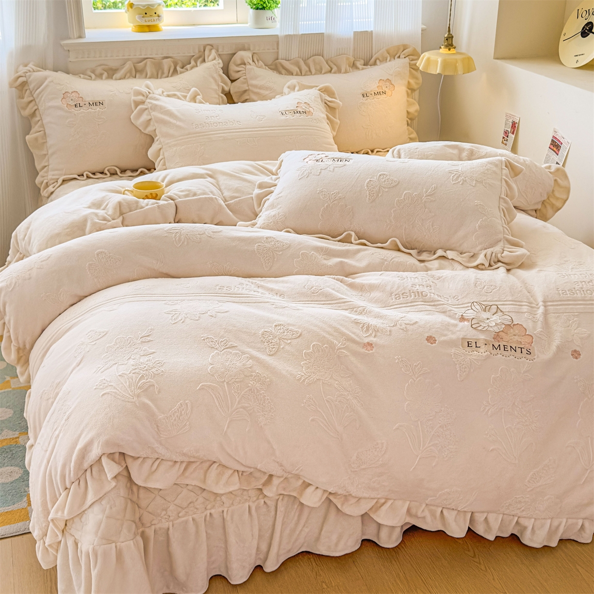 91家纺网 家纺一手货源 找家纺 恒爱家纺 2025新款牛奶绒立体剪花床盖四件套-心魅 心魅-象牙白