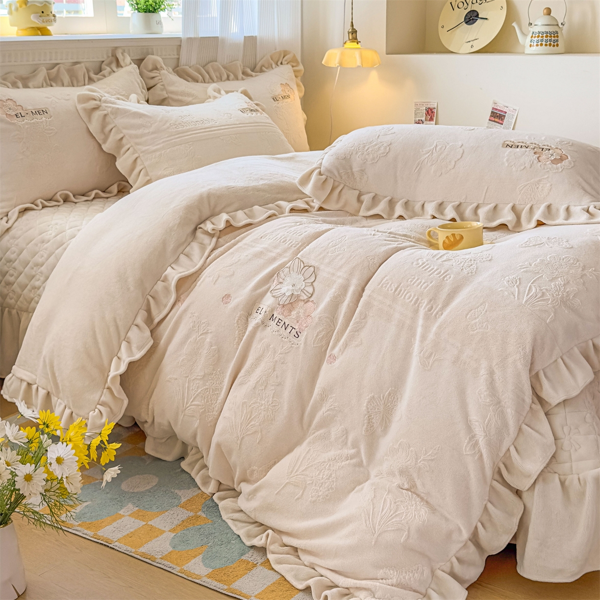 91家纺网 家纺一手货源 找家纺 恒爱家纺 2025新款牛奶绒立体剪花床盖四件套-心魅 心魅-象牙白