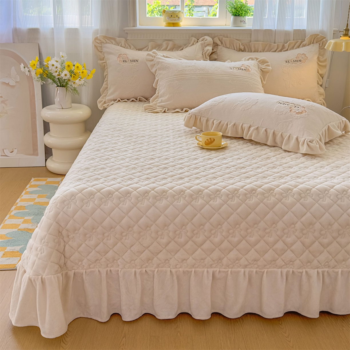 91家纺网 家纺一手货源 找家纺 恒爱家纺 2025新款牛奶绒立体剪花床盖四件套-心魅 心魅-象牙白