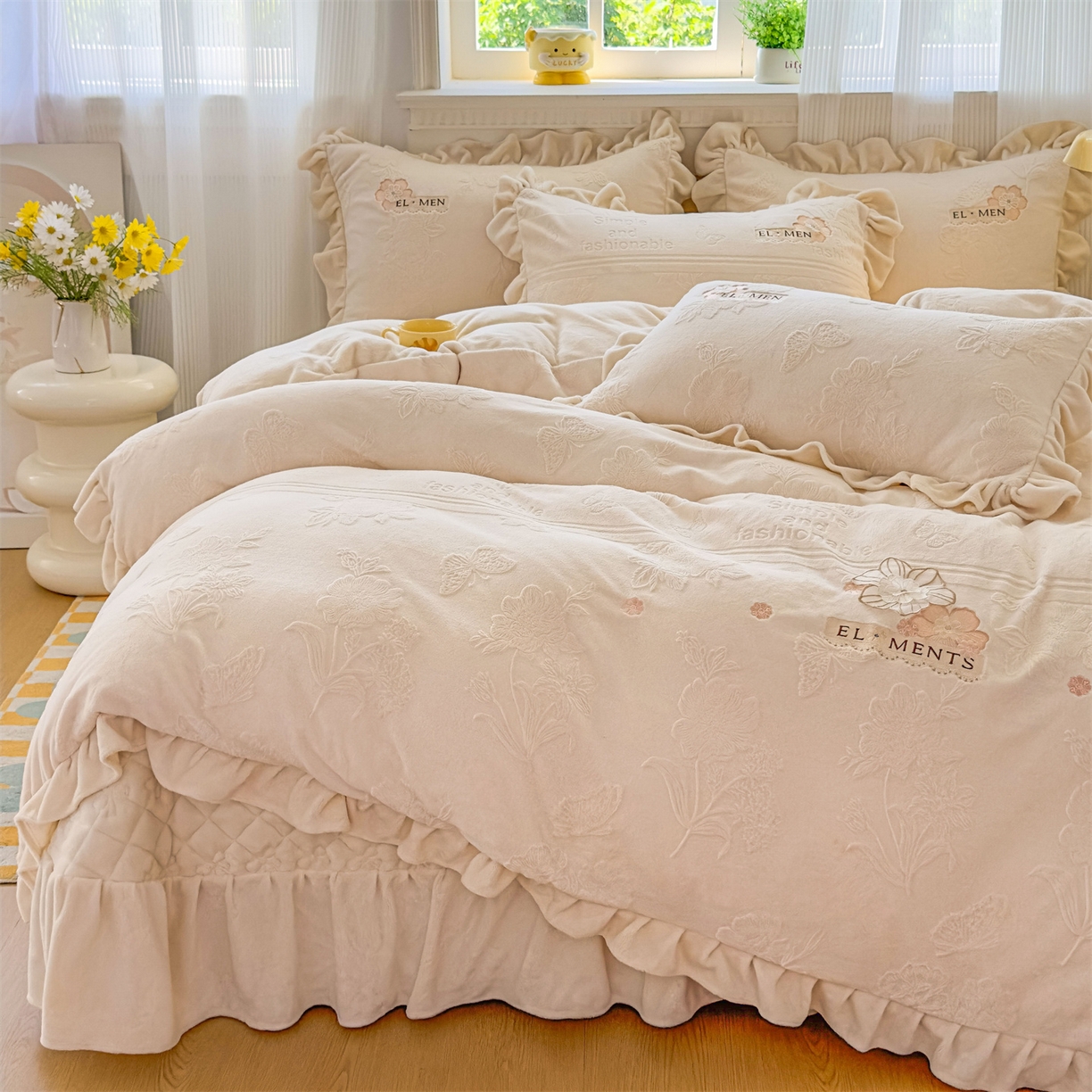 91家纺网 家纺一手货源 找家纺 恒爱家纺 2025新款牛奶绒立体剪花床盖四件套-心魅 心魅-象牙白