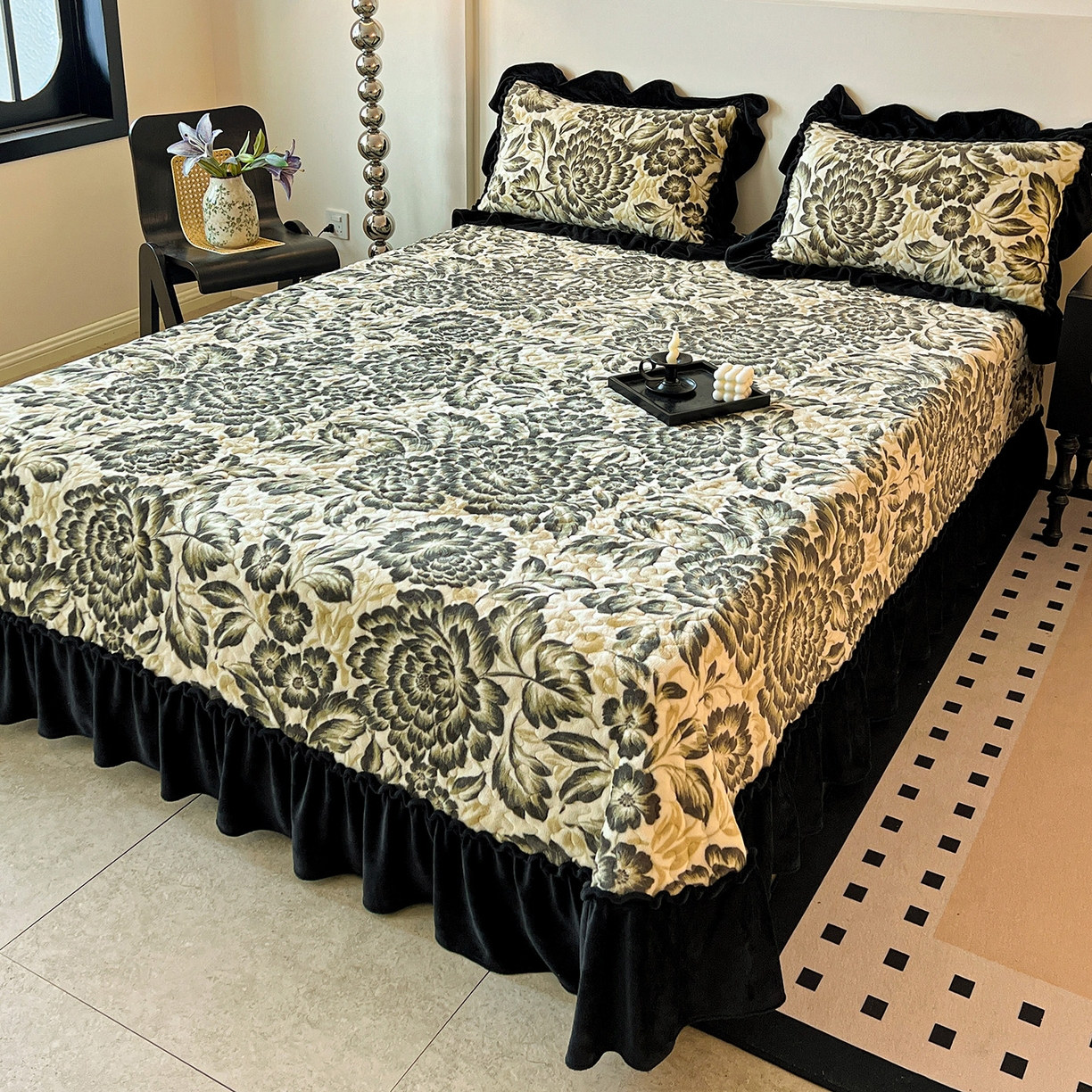 91家纺网 家纺一手货源 找家纺 云玲时尚 2025新款牛奶绒赫本风夹棉床盖三件套 花海-绿