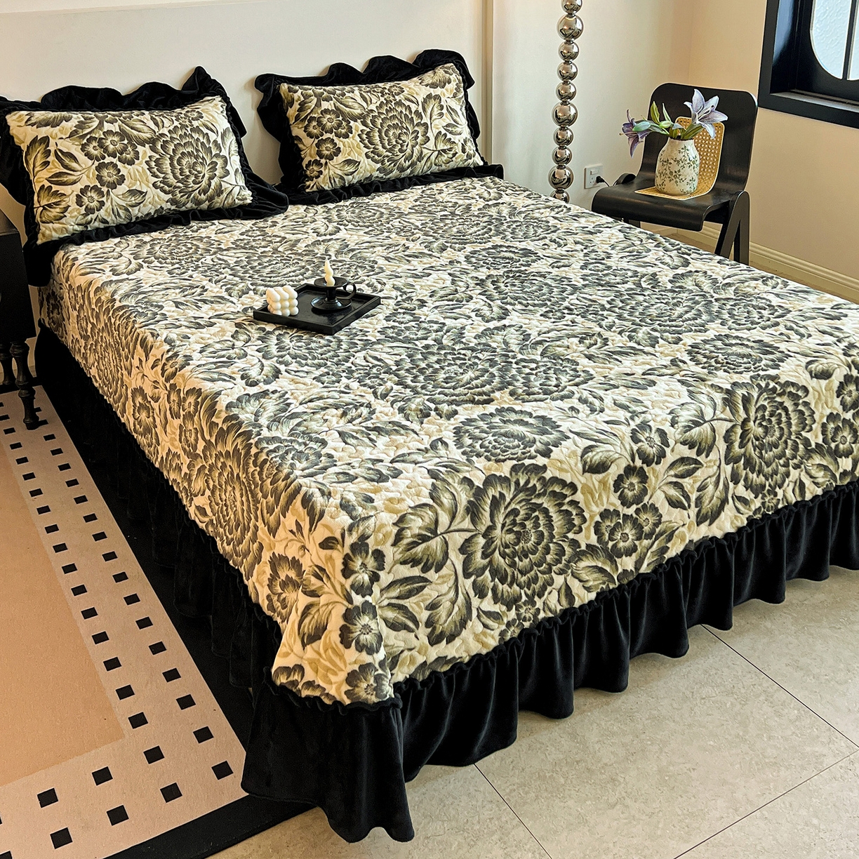 91家纺网 家纺一手货源 找家纺 云玲时尚 2025新款牛奶绒赫本风夹棉床盖三件套 花海-绿