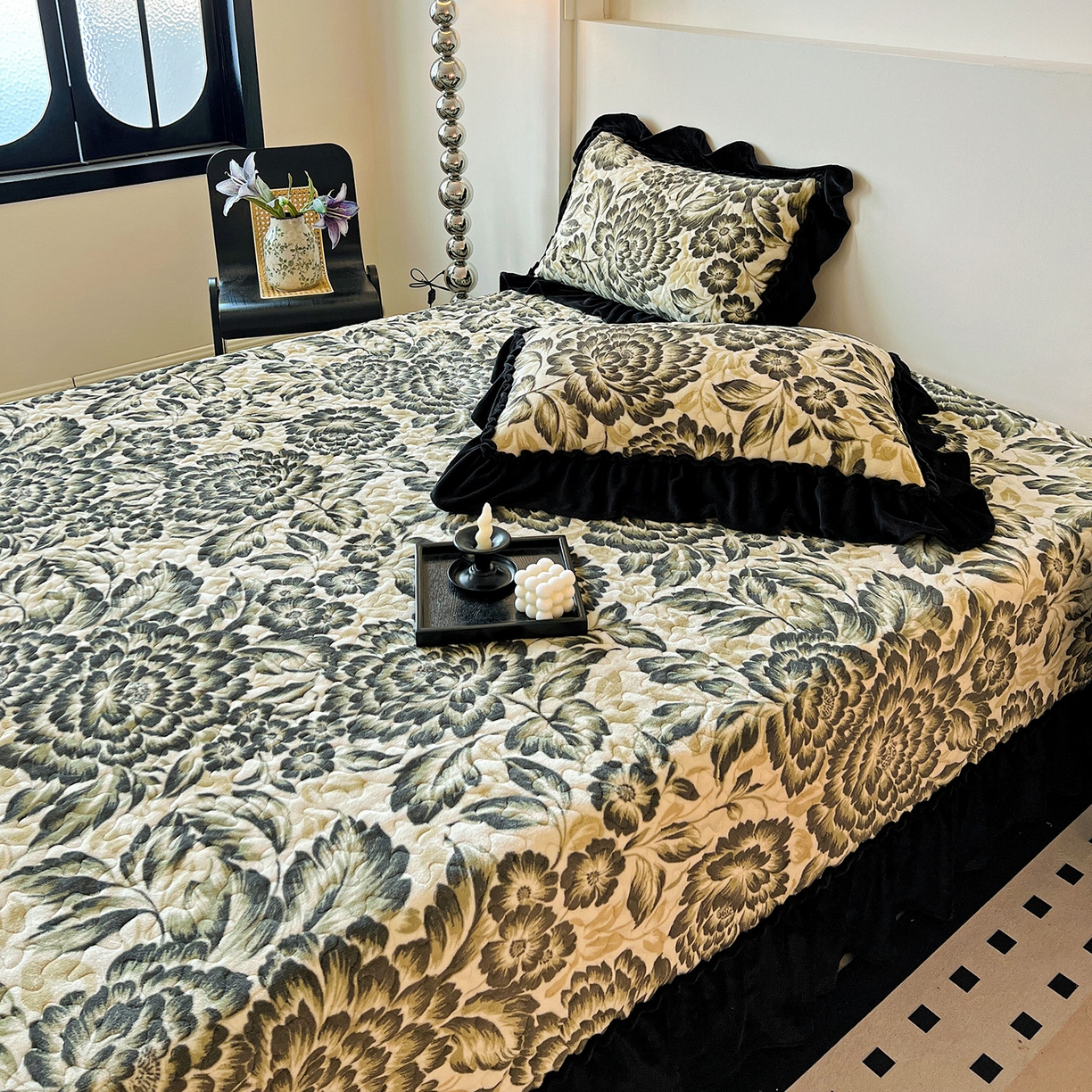 91家纺网 家纺一手货源 找家纺 云玲时尚 2025新款牛奶绒赫本风夹棉床盖三件套 花海-绿