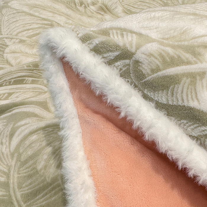 91家纺网 家纺一手货源 找家纺 云玲时尚 2025新款牛奶绒立体雕花兔毛绒包边四件套 暖意浓浓