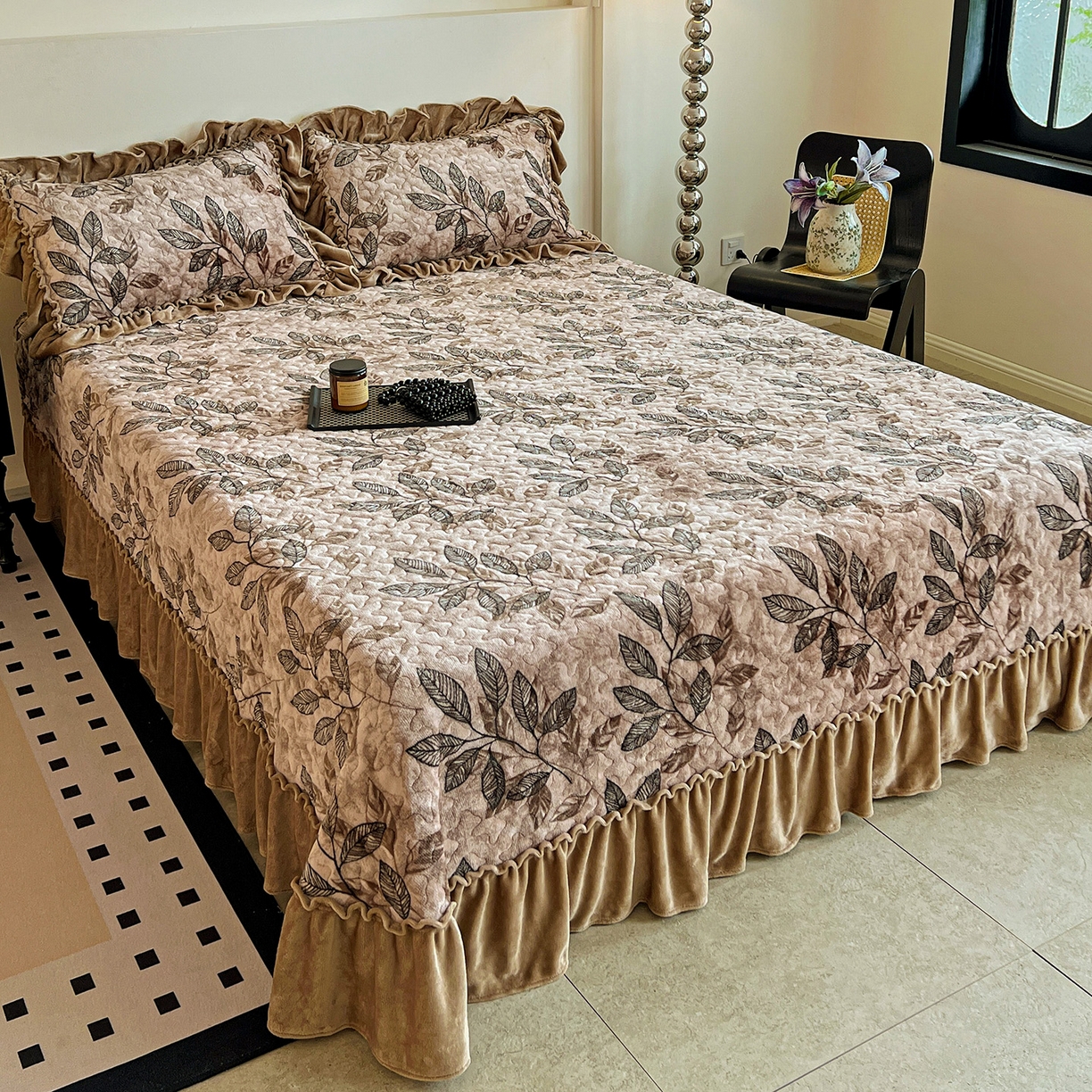 91家纺网 家纺一手货源 找家纺 （总）云玲时尚 2025新款牛奶绒赫本风夹棉床盖四件套