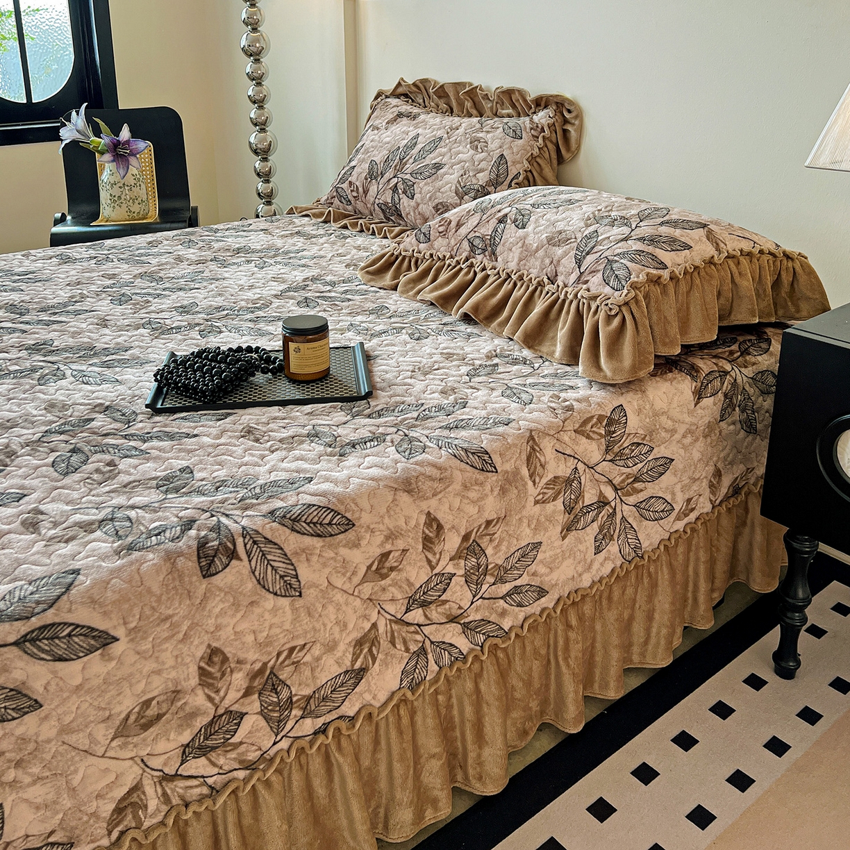 91家纺网 家纺一手货源 找家纺 （总）云玲时尚 2025新款牛奶绒赫本风夹棉床盖四件套