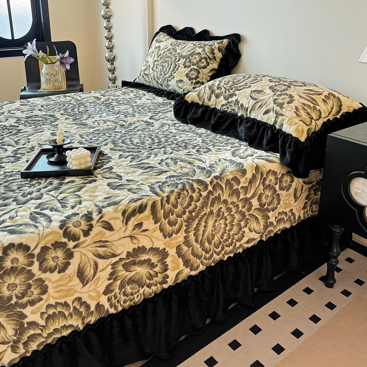 91家纺网 家纺一手货源 找家纺 云玲时尚 2025新款牛奶绒赫本风夹棉床盖四件套 花海-绿