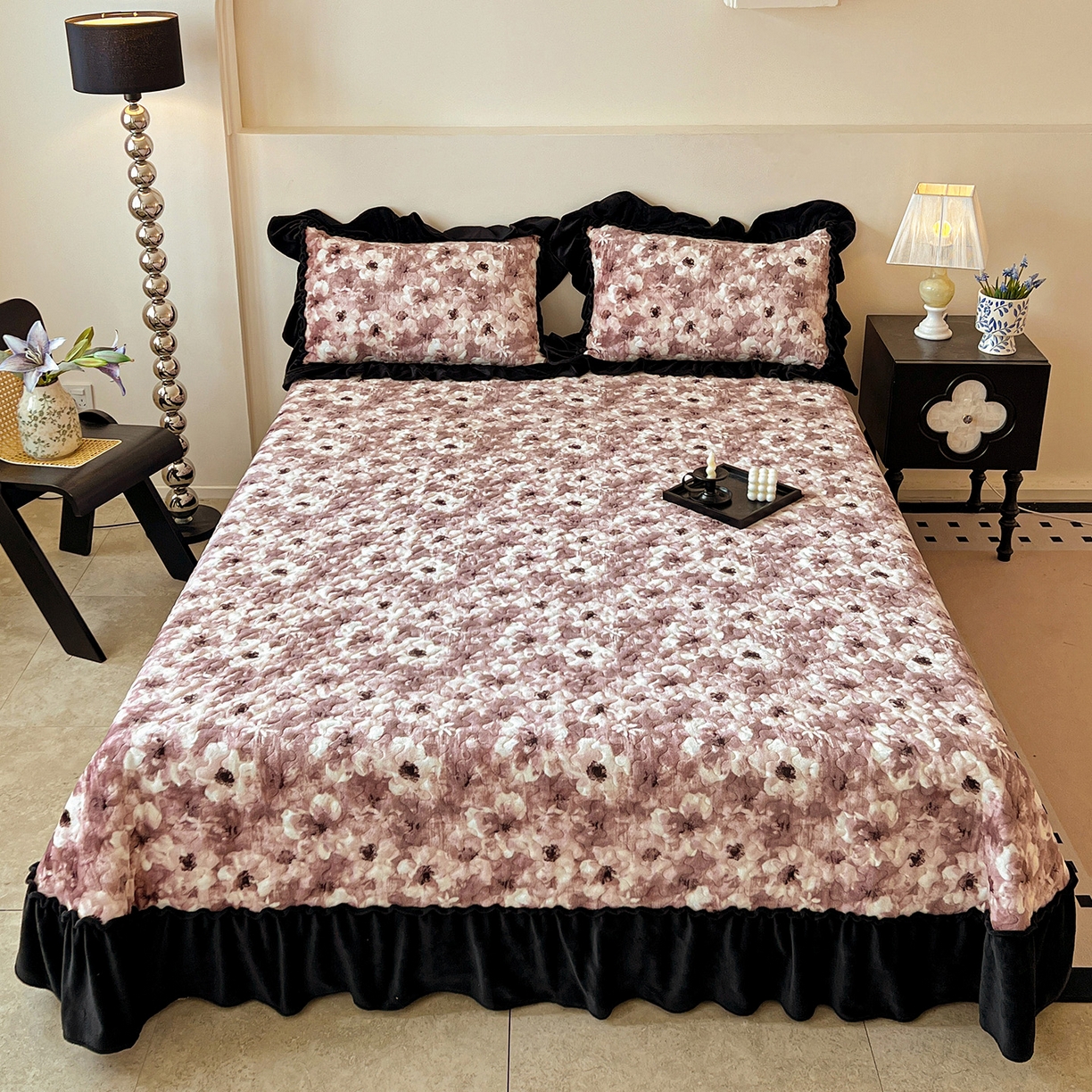 91家纺网 家纺一手货源 找家纺 云玲时尚 2025新款牛奶绒赫本风夹棉床盖四件套 樱花-粉