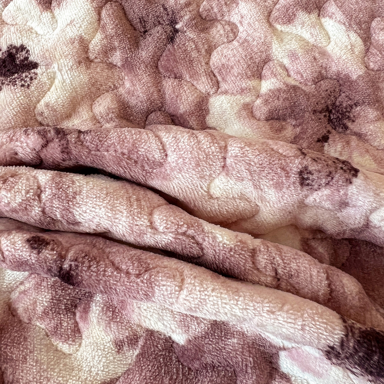 91家纺网 家纺一手货源 找家纺 云玲时尚 2025新款牛奶绒赫本风夹棉床盖四件套 樱花-粉