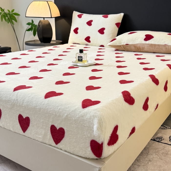 91家纺网 家纺一手货源 找家纺 爱多多家居 2025新款印花兔毛绒高克重单床笠床笠单件 床笠-红色爱心