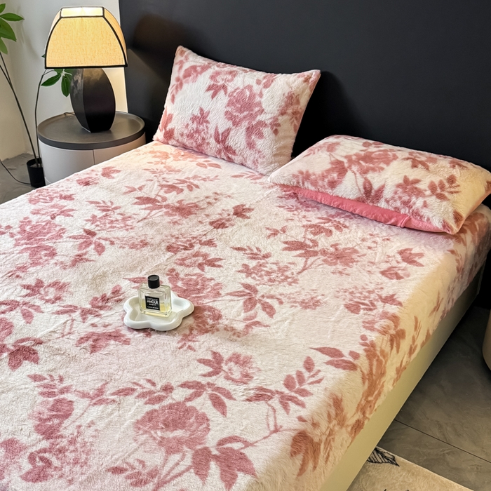 91家纺网 家纺一手货源 找家纺 爱多多家居 2025新款印花兔毛绒高克重单床笠床笠单件 床笠-花间粉