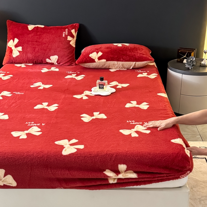 91家纺网 家纺一手货源 找家纺 爱多多家居 2025新款印花兔毛绒高克重单床笠床笠单件 床笠-大红蝴蝶结