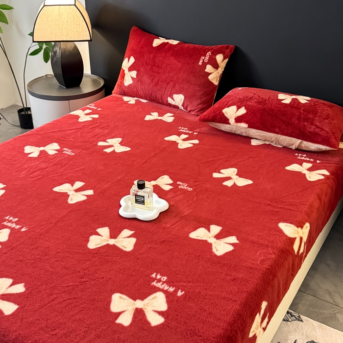 91家纺网 家纺一手货源 找家纺 爱多多家居 2025新款印花兔毛绒高克重单床笠床笠单件 床笠-大红蝴蝶结