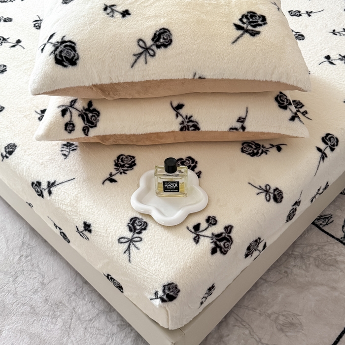 91家纺网 家纺一手货源 找家纺 爱多多家居 2025新款印花兔毛绒高克重单床笠床笠单件 床笠-暗夜玫瑰