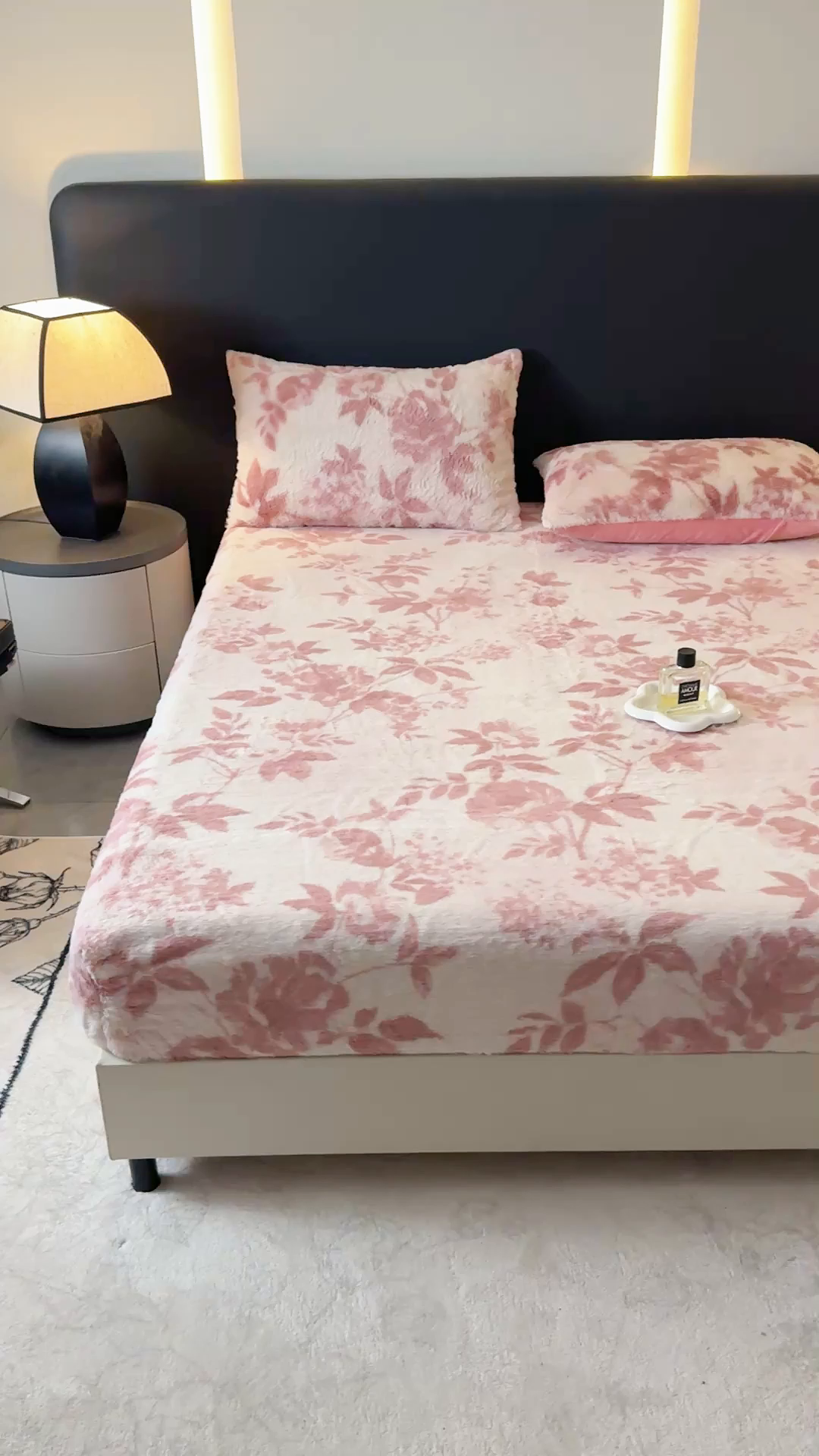 91家纺网 家纺一手货源 找家纺 爱多多家居 2025新款印花兔毛绒高克重单床笠床笠单件 床笠-花间粉