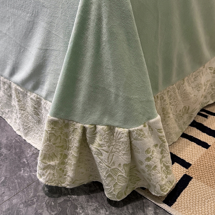 91家纺网 家纺一手货源 找家纺 云玲时尚 2025新款牛奶绒立体雕花兔毛绒包边四件套 碎花漫语