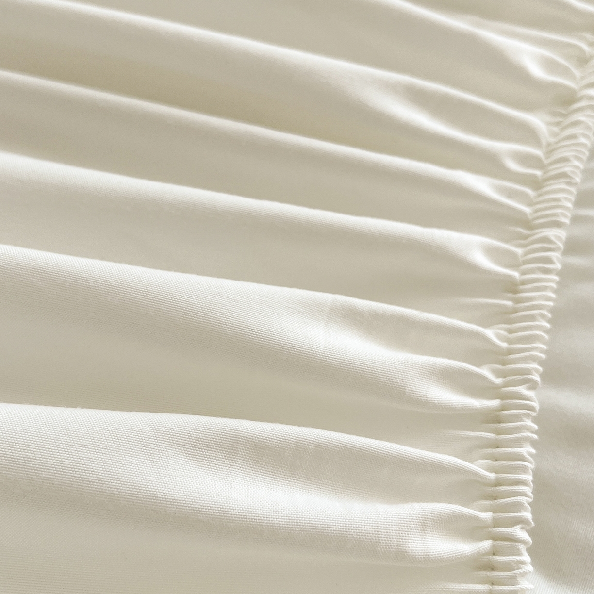 91家纺网 家纺一手货源 找家纺 悠米悠家 2025新款A类羊羔绒夹棉大豆床笠床垫 白色